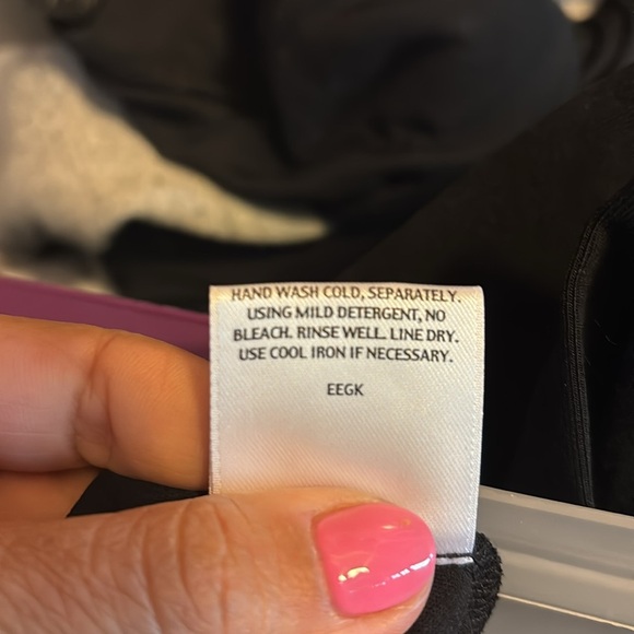 Eileen Fisher Black flowy silk Sleeveless Tank Top - Picture 4 of 4